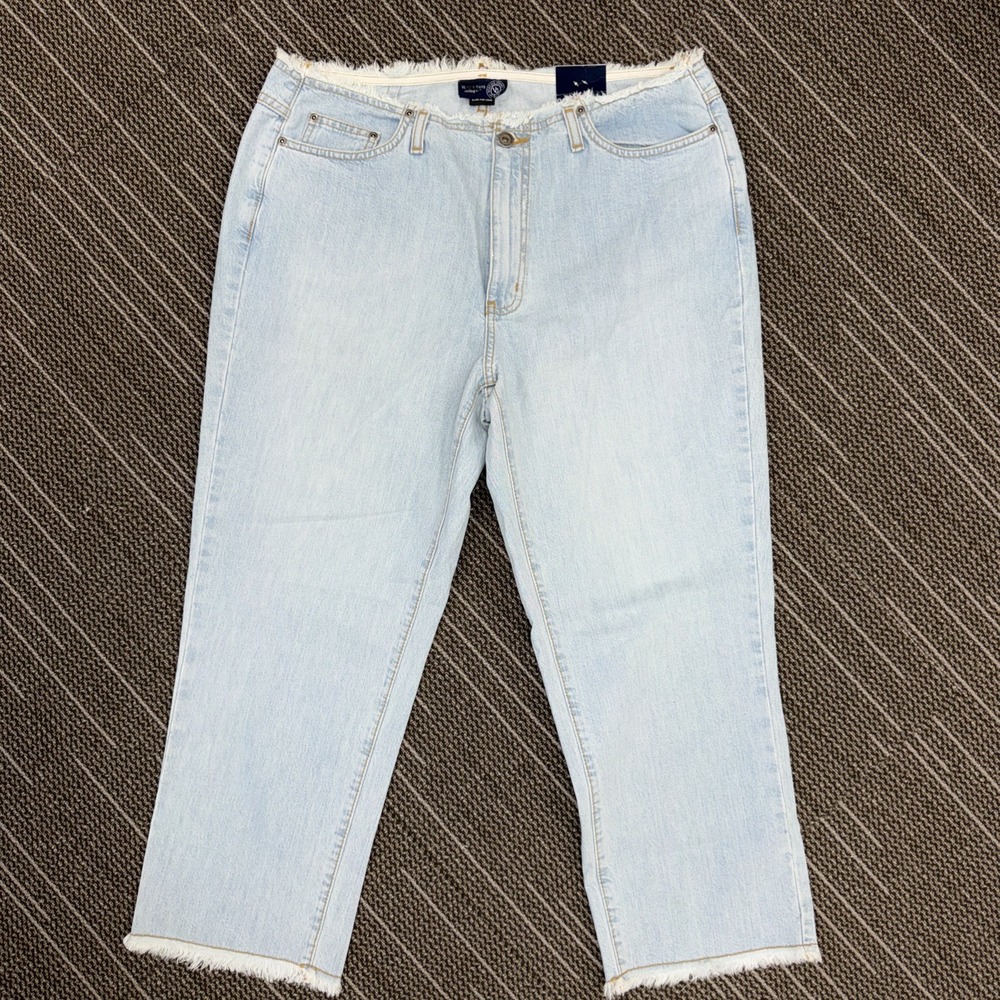 venezia jeans 14 Crop Frayed Edges Light Denim NWT